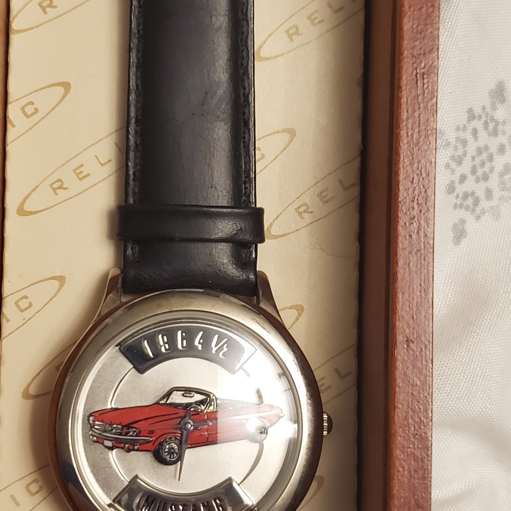 Vintage mens mustang watch!